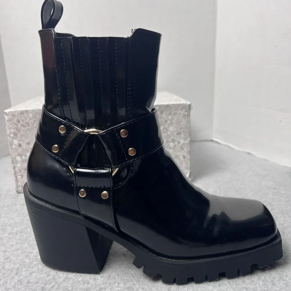 ShoeDazzle Enslee Boots Womens 7.5 Black Harness Lug Sole Block Heel Moto Style - Picture 2 of 13